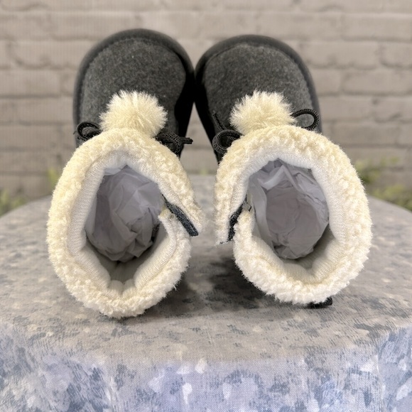 Carter’s Gray Fabric Fur Collar Pom-Pom Soft Booties - Baby 3-6 months🩶EUC - Picture 6 of 10